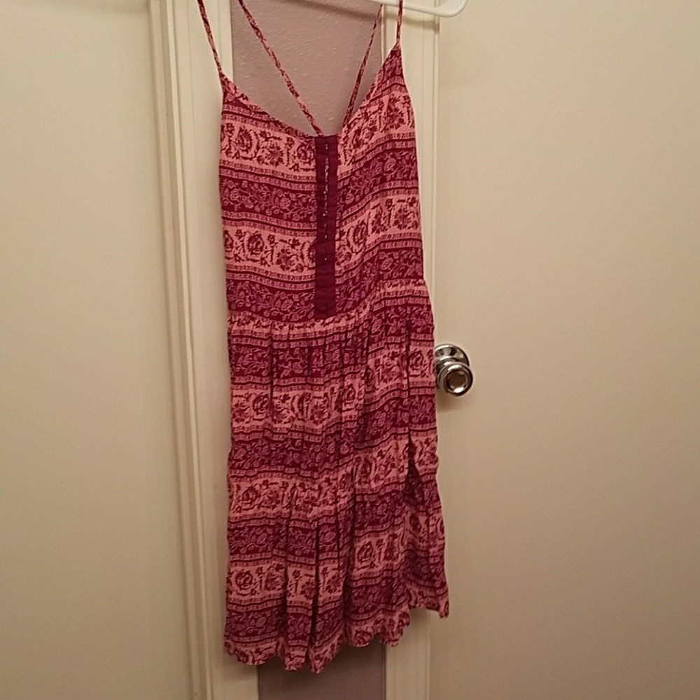 American Eagle dress size 4. Crisscross straps.